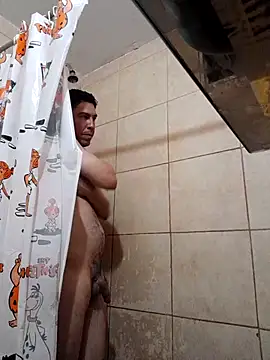 Ezeaxl online show from December 3, 2025, 1:02 am