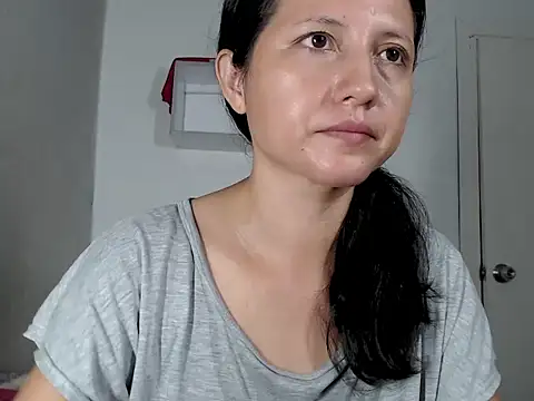 Renata Rivas online show from October 26, 2025, 5:24 am