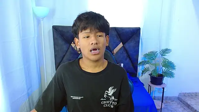 Snapshot of Felixcum18 chatting on October 15, 2025, 7:47 pm Felixcum18 online show from October 15, 2025, 7:47 pm