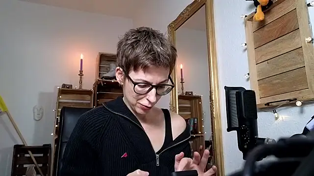 Snapshot of Antifistin chatting on October 25, 2025, 5:08 pm Antifistin online show from October 25, 2025, 5:08 pm