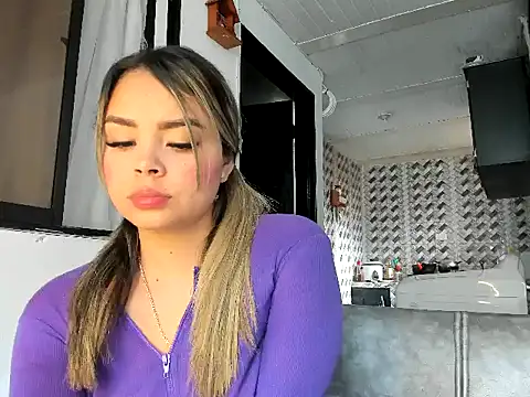 Snapshot of sarita-moree chatting on May 13, 2026, 1:52 pm sarita-moree online show from May 13, 2026, 1:52 pm