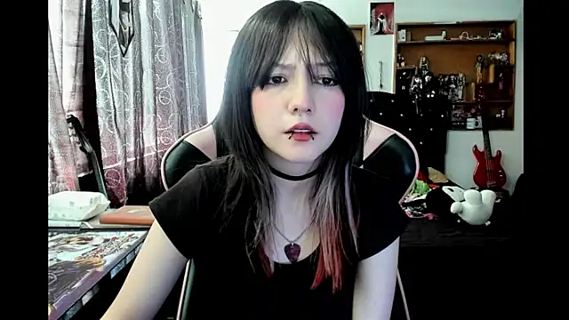 Maki Zein  online show from January 17, 2026, 4:43 pm