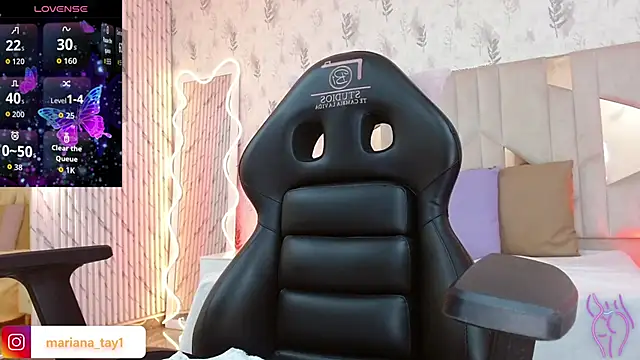 Snapshot of MARIANA_TAY1 chatting on November 15, 2025, 3:04 am MARIANA TAY1 online show from November 15, 2025, 3:04 am