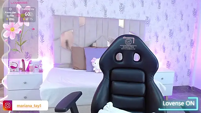 MARIANA TAY1 online show from November 26, 2025, 3:40 am