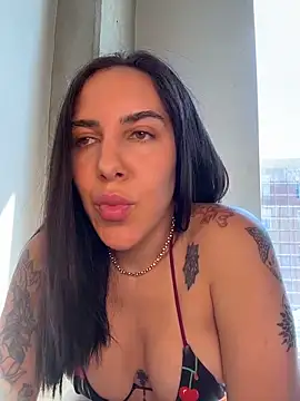 Lolathebaddie online show from April 3, 2026, 5:00 pm