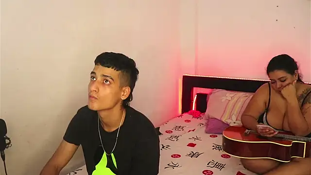 Snapshot of AnyRUSSO chatting on December 5, 2025, 4:32 am AnyRUSSO online show from December 5, 2025, 4:32 am