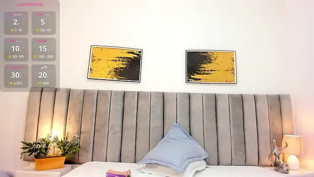  naylaa  online show from October 30, 2025, 4:25 am