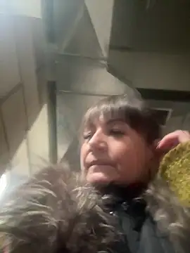 Butterfly8385 online show from April 6, 2026, 8:15 am