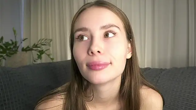 Snapshot of MonetLeitman chatting on October 15, 2025, 2:44 am MonetLeitman online show from October 15, 2025, 2:44 am