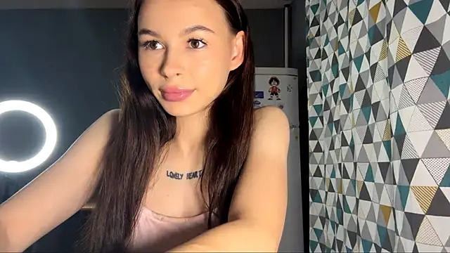 Snapshot of RemaBugbee chatting on October 10, 2025, 9:14 pm RemaBugbee online show from October 10, 2025, 9:14 pm