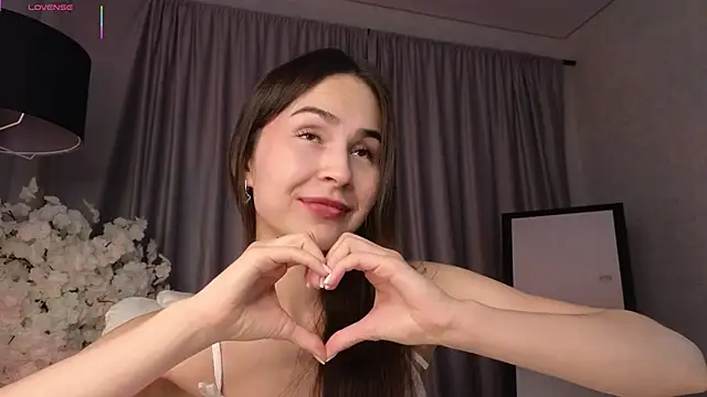 Snapshot of LionKierra chatting on October 19, 2025, 2:45 am LionKierra online show from October 19, 2025, 2:45 am