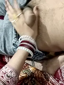 Snapshot of HOT-CPL-11 chatting on October 31, 2025, 5:47 pm HOT-CPL-11 online show from October 31, 2025, 5:47 pm