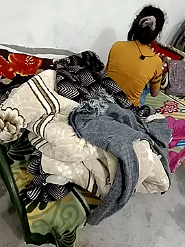 Snapshot of HOT-CPL-11 chatting on November 16, 2025, 6:35 pm HOT-CPL-11 online show from November 16, 2025, 6:35 pm