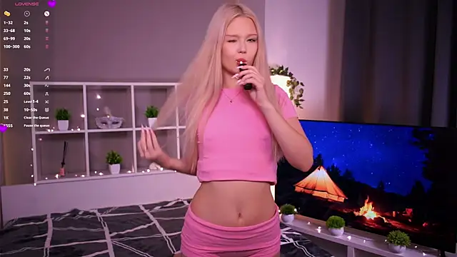 KaryTasch online show from November 21, 2025, 9:13 pm