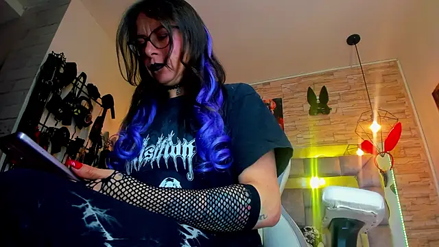 Evangelinejoness  online show from April 8, 2026, 11:43 am