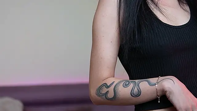 JoelleApril online show from January 14, 2026, 9:20 pm