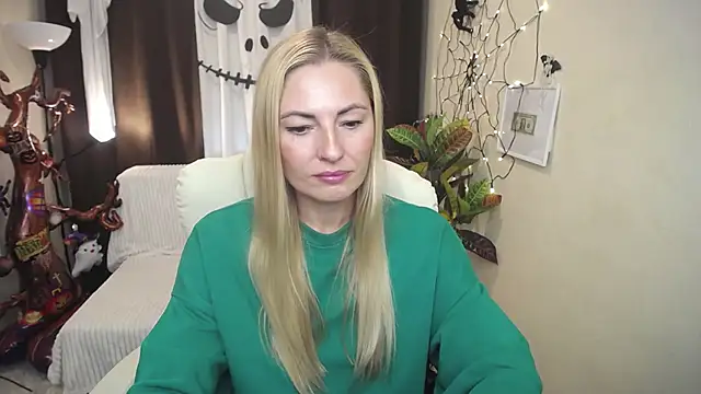 Snapshot of AnitaBlommby chatting on October 12, 2025, 12:15 pm AnitaBlommby online show from October 12, 2025, 12:15 pm