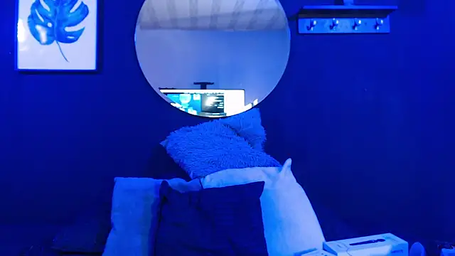 Snapshot of TamaraaRoss_ chatting on October 20, 2025, 7:14 pm TamaraaRoss online show from October 20, 2025, 7:14 pm