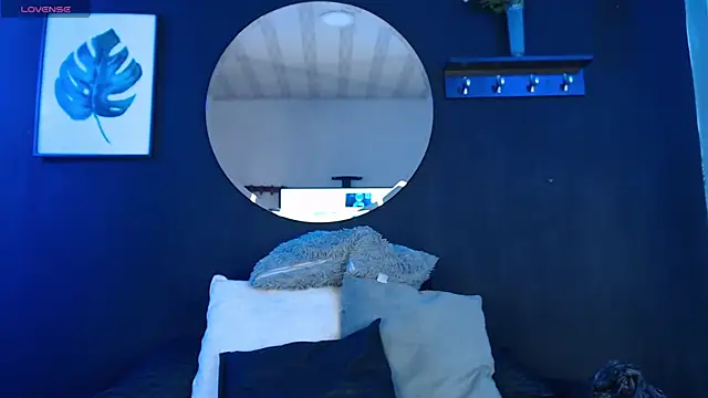 Snapshot of TamaraaRoss_ chatting on November 19, 2025, 6:52 pm TamaraaRoss online show from November 19, 2025, 6:52 pm