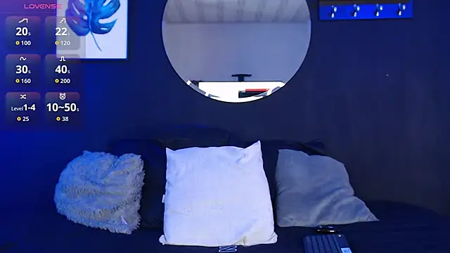 Snapshot of TamaraaRoss_ chatting on November 21, 2025, 7:01 pm TamaraaRoss online show from November 21, 2025, 7:01 pm