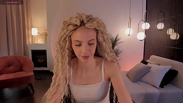 Snapshot of mia_silkk chatting on October 20, 2025, 6:25 am mia silkk online show from October 20, 2025, 6:25 am