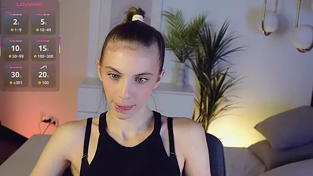 Snapshot of mia_silkk chatting on November 18, 2025, 6:29 am mia silkk online show from November 18, 2025, 6:29 am