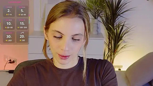 Snapshot of mia_silkk chatting on November 19, 2025, 6:13 am mia silkk online show from November 19, 2025, 6:13 am