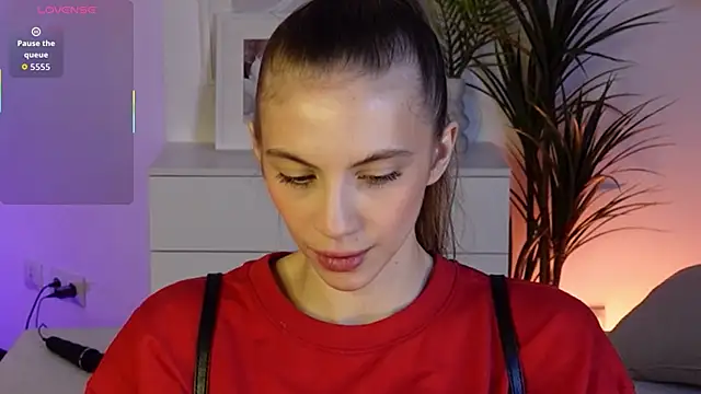 Snapshot of mia_silkk chatting on November 24, 2025, 6:13 am mia silkk online show from November 24, 2025, 6:13 am