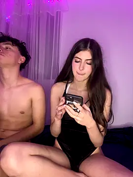 Snapshot of AlessiaLuxx chatting on December 4, 2025, 1:26 am AlessiaLuxx online show from December 4, 2025, 1:26 am