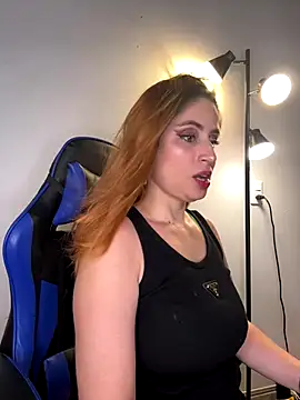 Snapshot of Adeline_1 chatting on October 19, 2025, 9:37 pm Adeline 1 online show from October 19, 2025, 9:37 pm