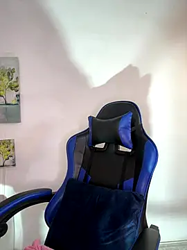 Snapshot of Adeline_1 chatting on October 31, 2025, 9:16 pm Adeline 1 online show from October 31, 2025, 9:16 pm