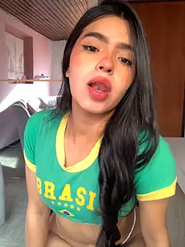 Snapshot of LunaMoore_Pink chatting on December 4, 2025, 12:36 pm LunaMoore Pink online show from December 4, 2025, 12:36 pm