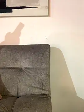 LunaMoore Pink online show from December 18, 2025, 12:33 pm