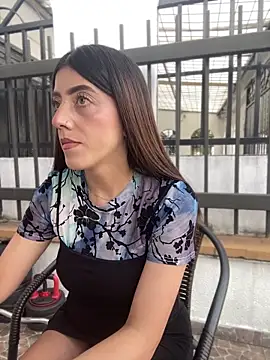 Snapshot of ElectraPink_ chatting on November 5, 2025, 12:38 pm ElectraPink online show from November 5, 2025, 12:38 pm