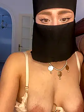 Milina123456 online show from November 5, 2025, 3:01 pm