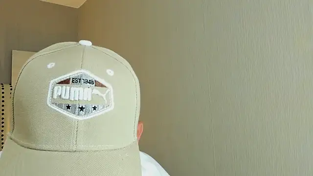 Snapshot of AlukardBig chatting on October 21, 2025, 8:20 pm AlukardBig online show from October 21, 2025, 8:20 pm