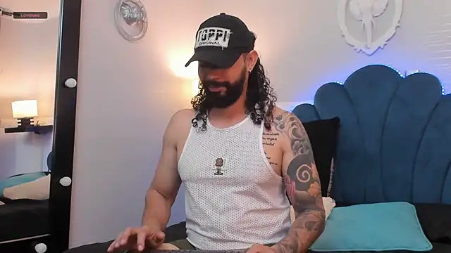 AlukardBig online show from December 5, 2025, 1:31 pm