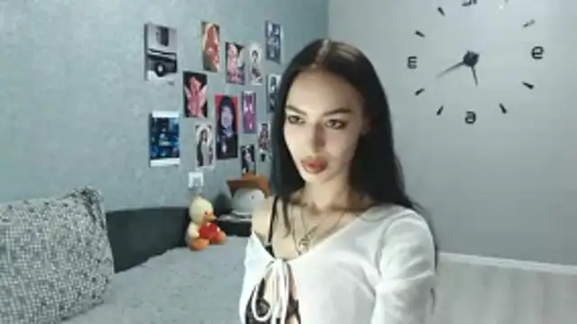 Snapshot of Daphne_Darkthorn chatting on October 20, 2025, 3:18 am Daphne Darkthorn online show from October 20, 2025, 3:18 am