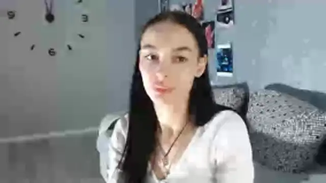 Snapshot of Daphne_Darkthorn chatting on October 27, 2025, 12:58 am Daphne Darkthorn online show from October 27, 2025, 12:58 am