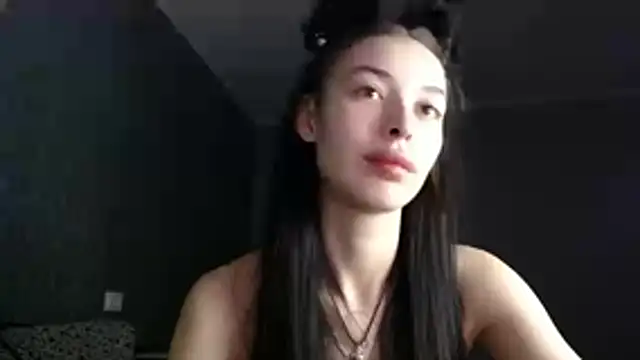 Snapshot of Daphne_Darkthorn chatting on November 26, 2025, 7:59 pm Daphne Darkthorn online show from November 26, 2025, 7:59 pm