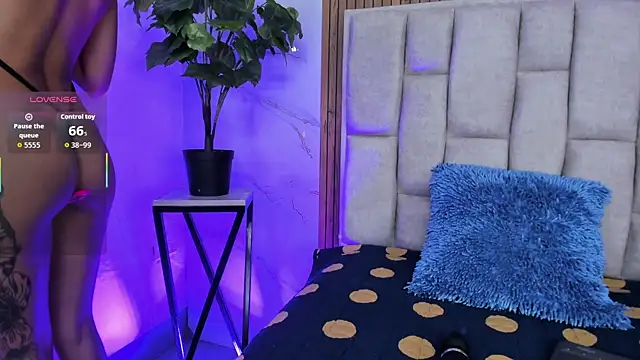 Sassha ferrer online show from November 15, 2025, 7:10 pm