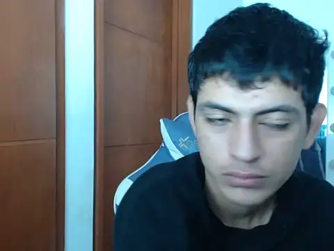 Snapshot of yosep_19CM chatting on October 13, 2025, 10:54 pm yosep 19CM online show from October 13, 2025, 10:54 pm