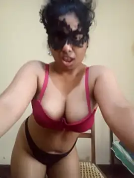 Expose Queen online show from February 4, 2026, 5:24 am