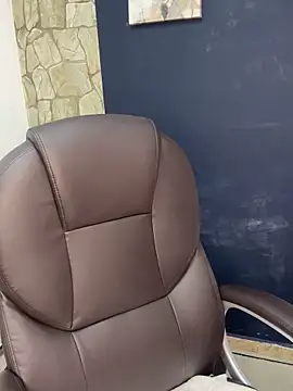 Snapshot of _Isabella_1 chatting on October 28, 2025, 2:37 am Isabella 1 online show from October 28, 2025, 2:37 am