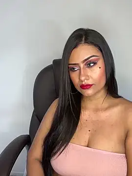 Snapshot of _Isabella_1 chatting on November 18, 2025, 2:28 am Isabella 1 online show from November 18, 2025, 2:28 am