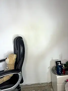 Snapshot of _Isabella_1 chatting on November 30, 2025, 2:37 am Isabella 1 online show from November 30, 2025, 2:37 am