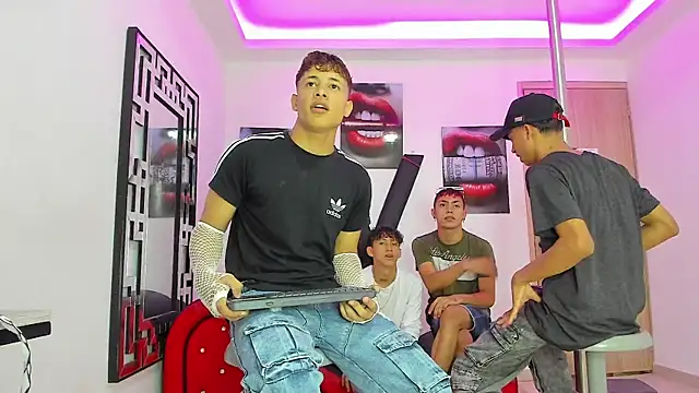 Snapshot of EMPIRE_BOYS1 chatting on October 16, 2025, 7:15 pm EMPIRE BOYS1 online show from October 16, 2025, 7:15 pm