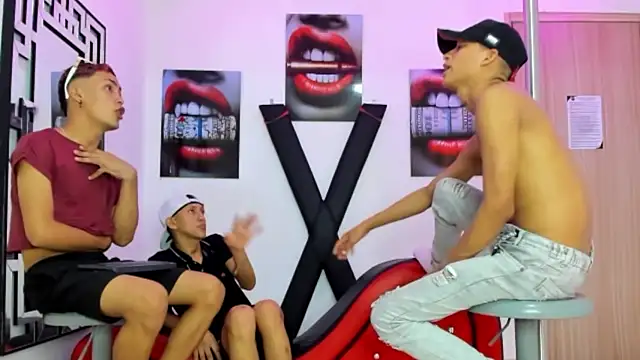 Snapshot of EMPIRE_BOYS1 chatting on October 23, 2025, 7:12 pm EMPIRE BOYS1 online show from October 23, 2025, 7:12 pm