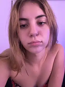 Snapshot of katiesxoxo3 chatting on October 11, 2025, 5:17 am katiesxoxo3 online show from October 11, 2025, 5:17 am