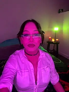 Snapshot of MiniMonroe chatting on October 15, 2025, 6:02 am MiniMonroe online show from October 15, 2025, 6:02 am